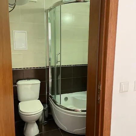 Private Apartment *
