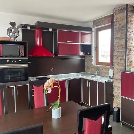 Private Apartment *